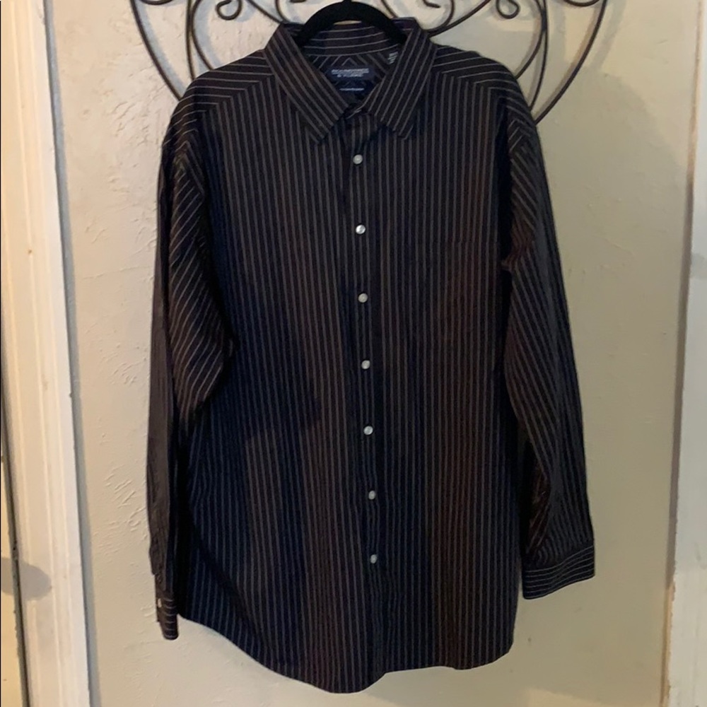 Round Tree & Yorke Dress Shirt
